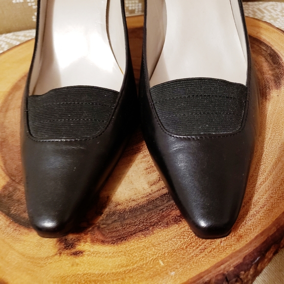 ANNE KLEIN | NWOT LEATHER SLIP IN PUMPS BLACK - Picture 3 of 10